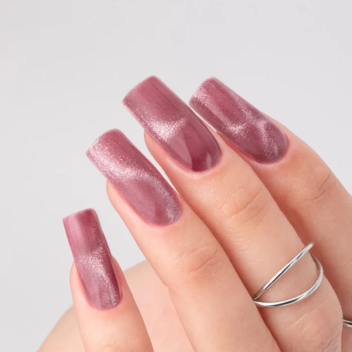 Esmalte semipermanente Molly Lac Cat Eye Womanity Kissing 5 ml 443 - Imagen 4