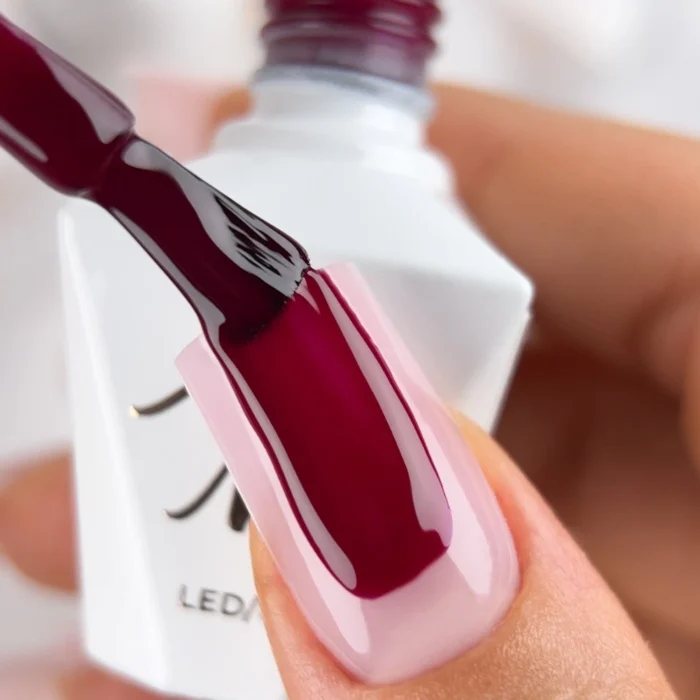 Esmalte semipermanente Molly Lac Cherry Bomb 8 grs. nº 302 Hema di-Hema Free - Imagen 4