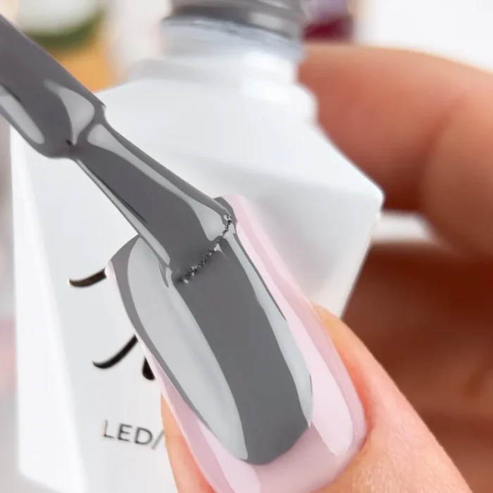 Esmalte semipermanente Molly Lac Steel 8 grs. nº 307 Hema di-Hema Free